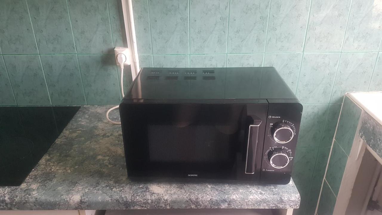 New Cheap Private Room, Kitchen , Overwieuw Sea,Tram On Spot, 12 Minutes From Nice Train Station With Tram , Beach In 17 Min Tram , Chambre Privee Pas Cher, Cuisine Equipee , Tram Sur Place, Apercu Mer, 12 Min De La Gare De Nice Avec Le Tram, 17 Min Bagian luar foto