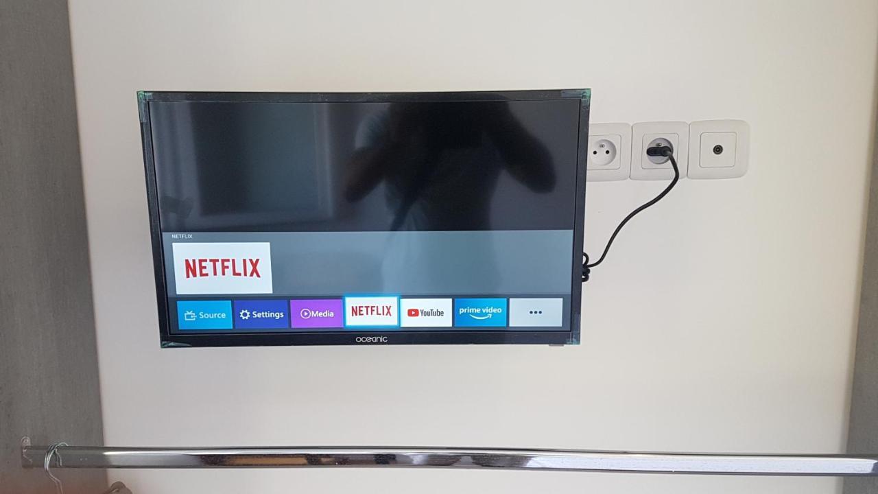 New Cheap Private Room, Kitchen , Overwieuw Sea,Tram On Spot, 12 Minutes From Nice Train Station With Tram , Beach In 17 Min Tram , Chambre Privee Pas Cher, Cuisine Equipee , Tram Sur Place, Apercu Mer, 12 Min De La Gare De Nice Avec Le Tram, 17 Min Bagian luar foto