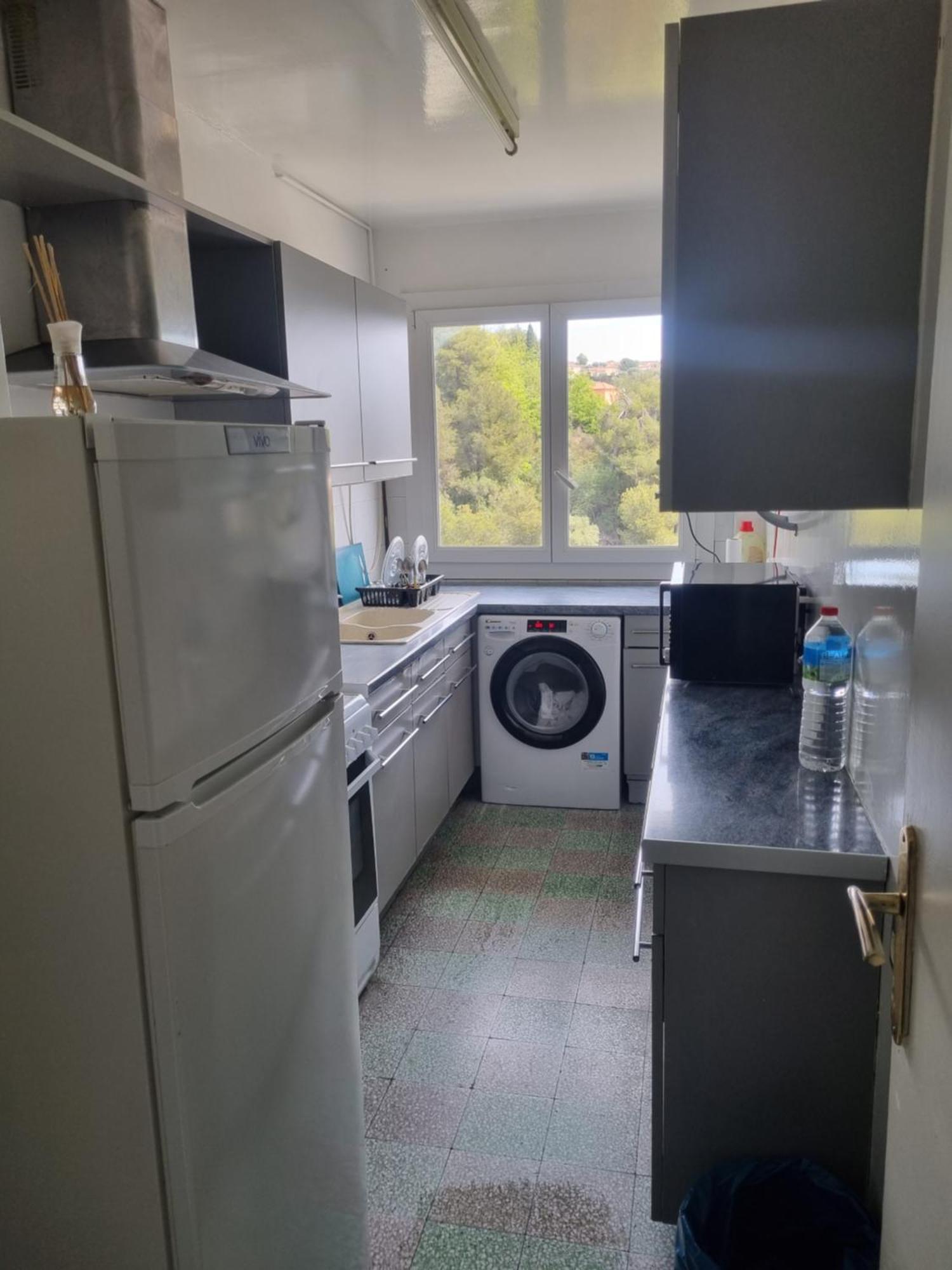 New Cheap Private Room, Kitchen , Overwieuw Sea,Tram On Spot, 12 Minutes From Nice Train Station With Tram , Beach In 17 Min Tram , Chambre Privee Pas Cher, Cuisine Equipee , Tram Sur Place, Apercu Mer, 12 Min De La Gare De Nice Avec Le Tram, 17 Min Bagian luar foto