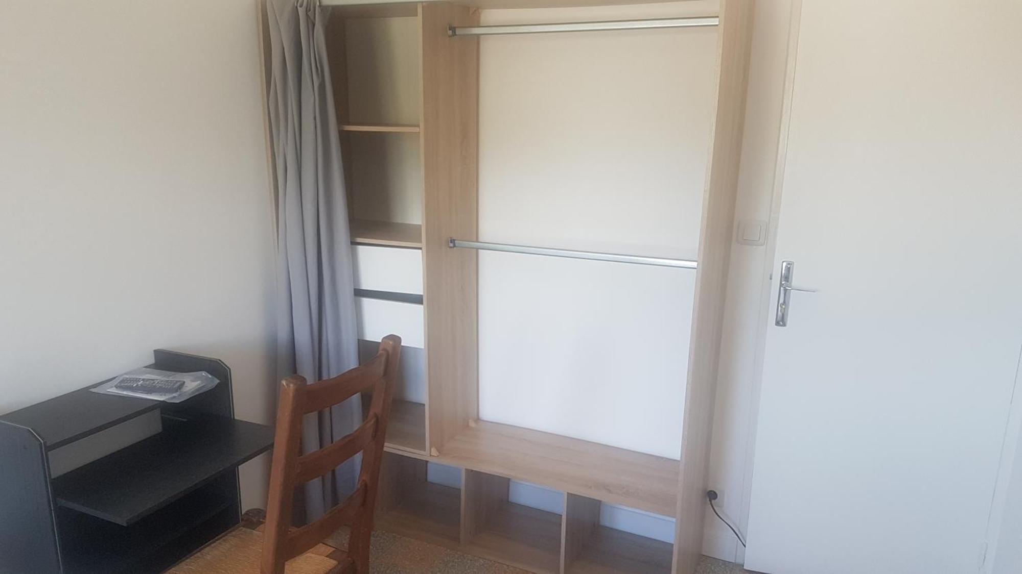 New Cheap Private Room, Kitchen , Overwieuw Sea,Tram On Spot, 12 Minutes From Nice Train Station With Tram , Beach In 17 Min Tram , Chambre Privee Pas Cher, Cuisine Equipee , Tram Sur Place, Apercu Mer, 12 Min De La Gare De Nice Avec Le Tram, 17 Min Ruang foto