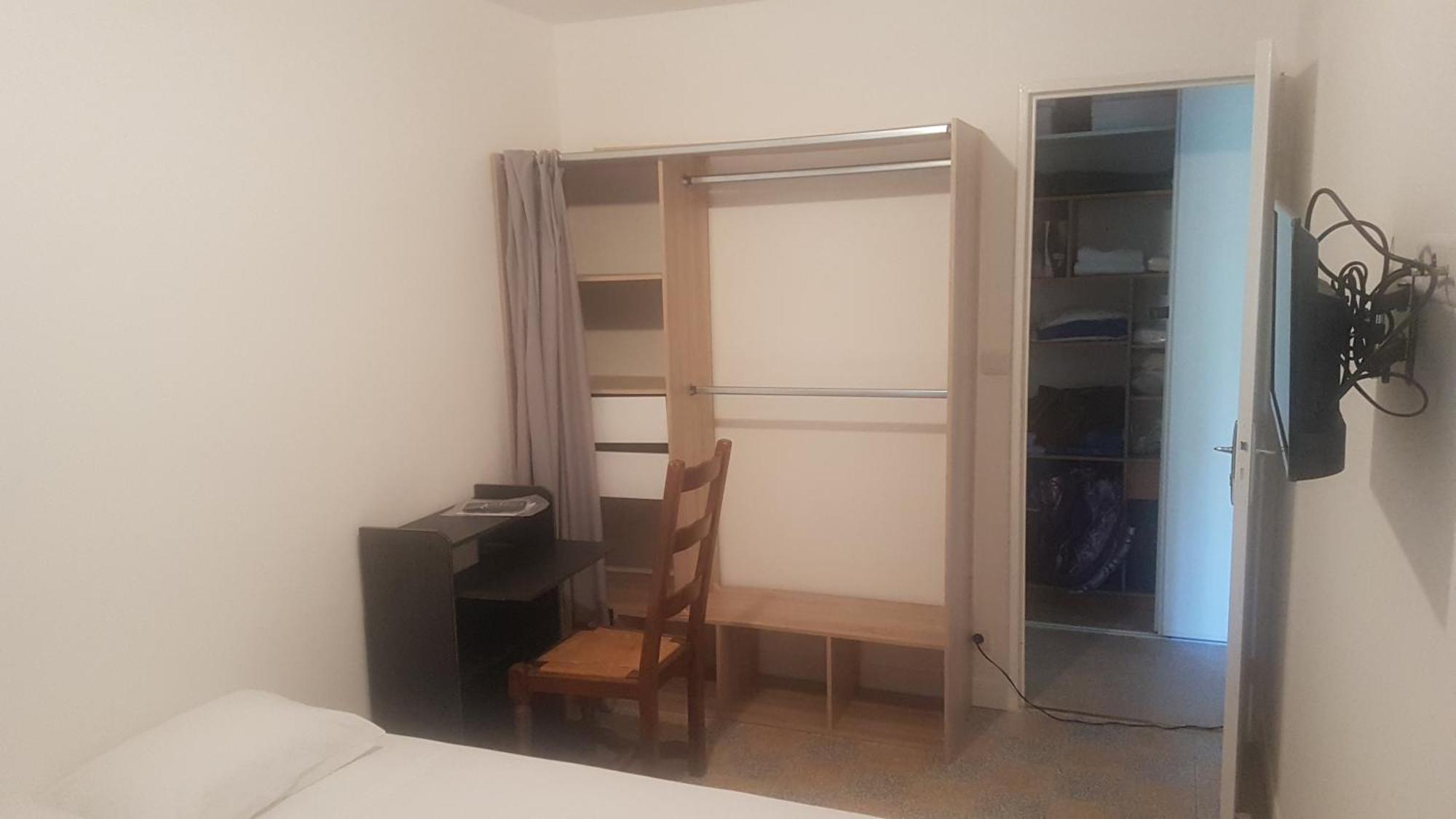 New Cheap Private Room, Kitchen , Overwieuw Sea,Tram On Spot, 12 Minutes From Nice Train Station With Tram , Beach In 17 Min Tram , Chambre Privee Pas Cher, Cuisine Equipee , Tram Sur Place, Apercu Mer, 12 Min De La Gare De Nice Avec Le Tram, 17 Min Ruang foto